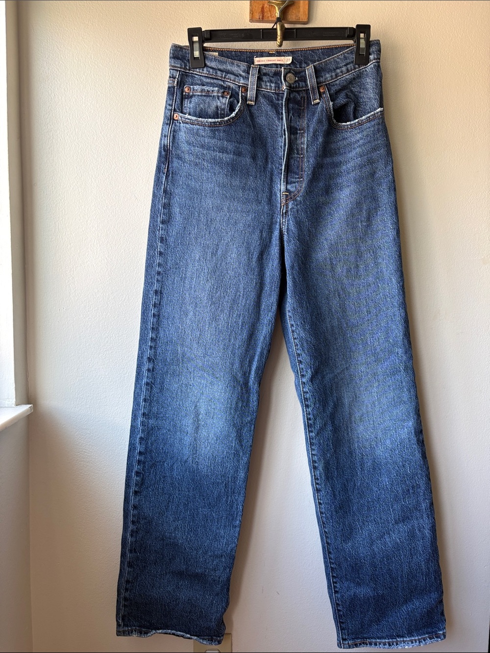 Levi’s Women’s Ribcage Straight Ankle Size 27